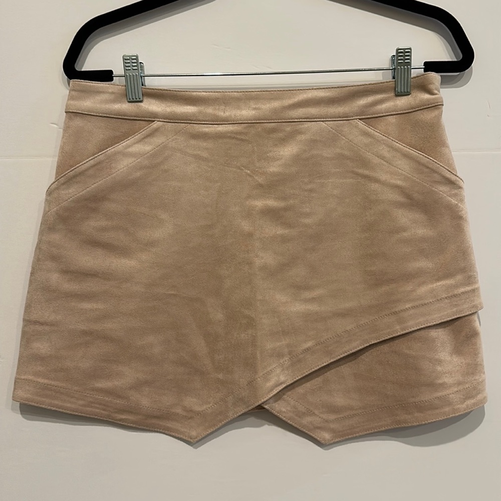 BCBG MaxAzria. Size 8. NWT.